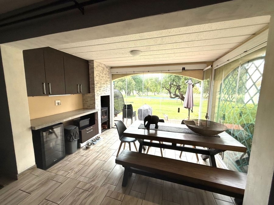 3 Bedroom Property for Sale in Caribbean Beach Club North West